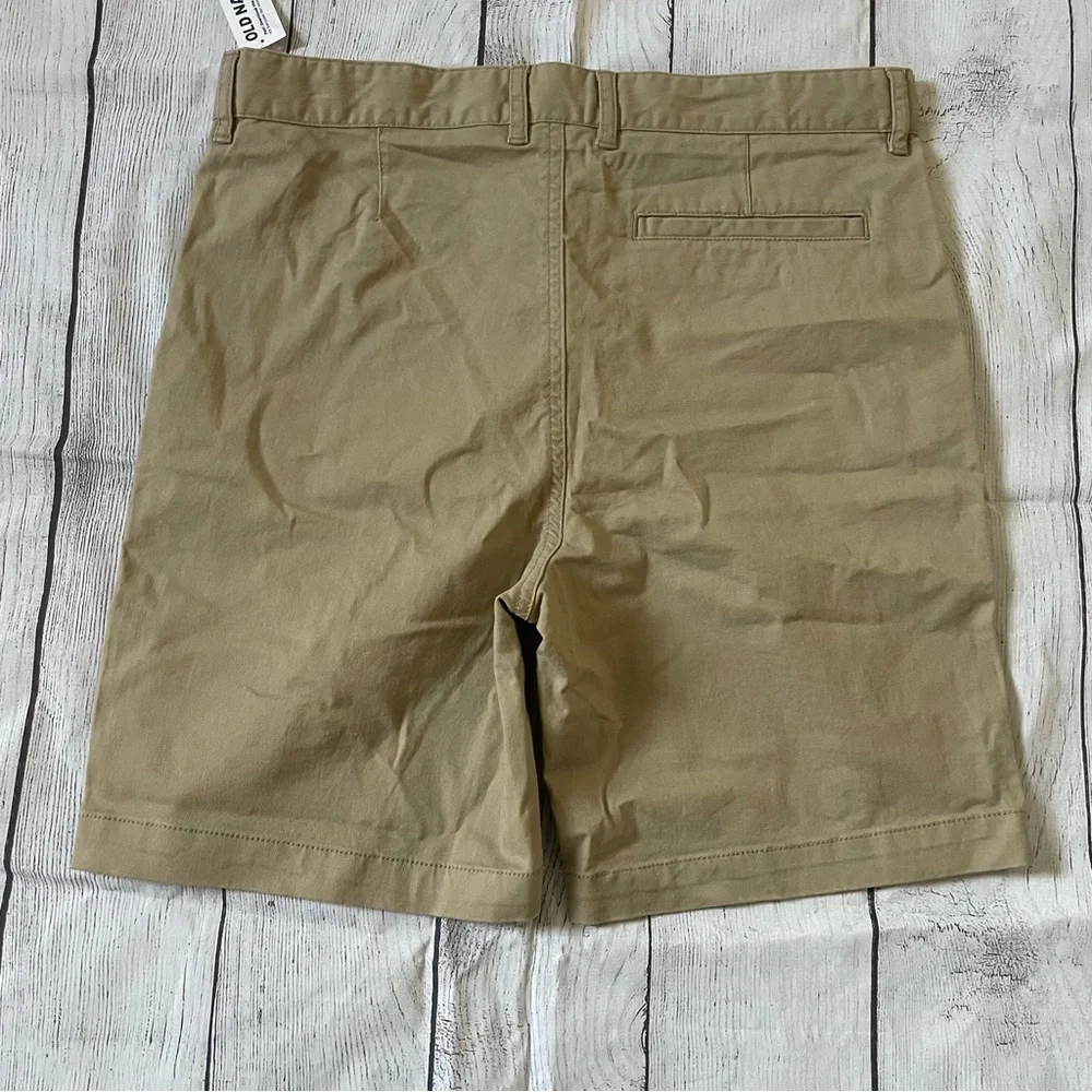 NWT Old Navy Khaki Shorts - Husky